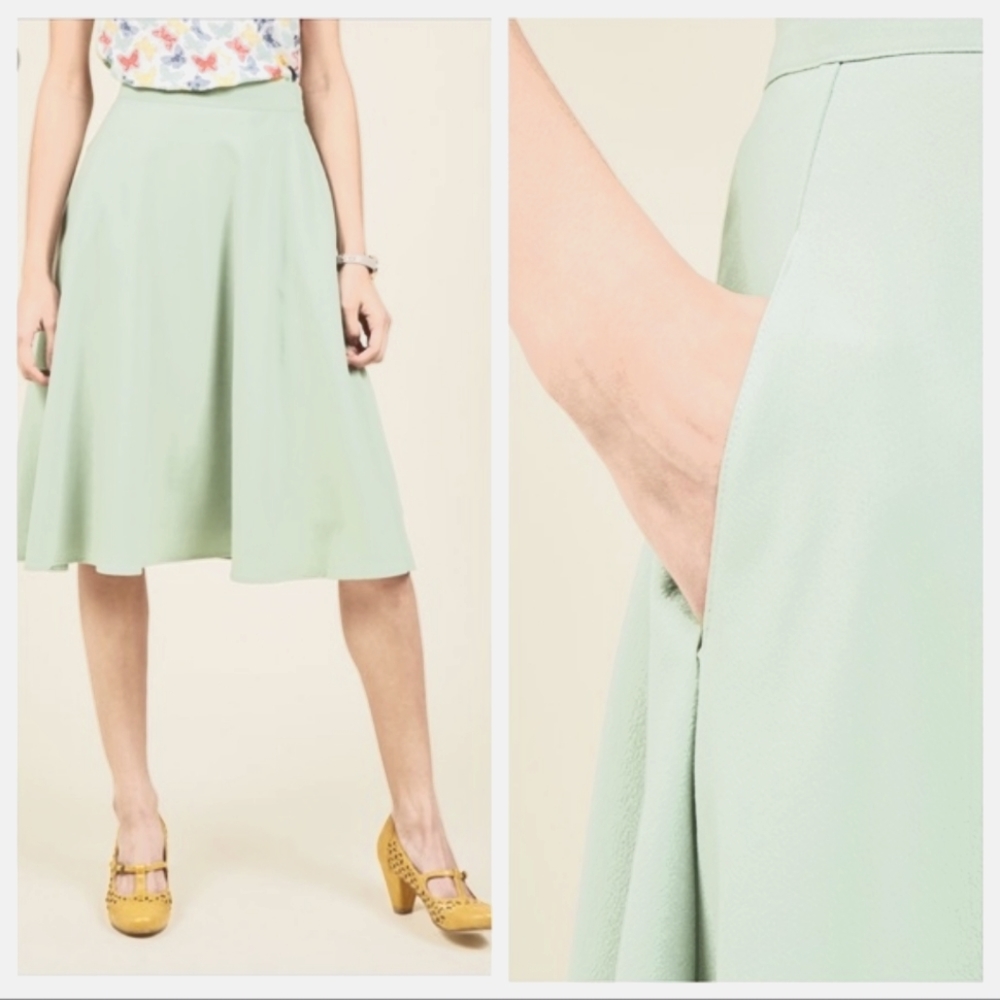 Modcloth Just This Sway Skirt in Sage - Medium